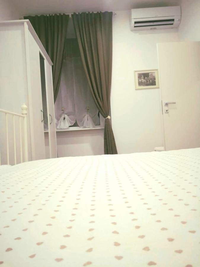 Il Centro Guest House Napoli Bagian luar foto