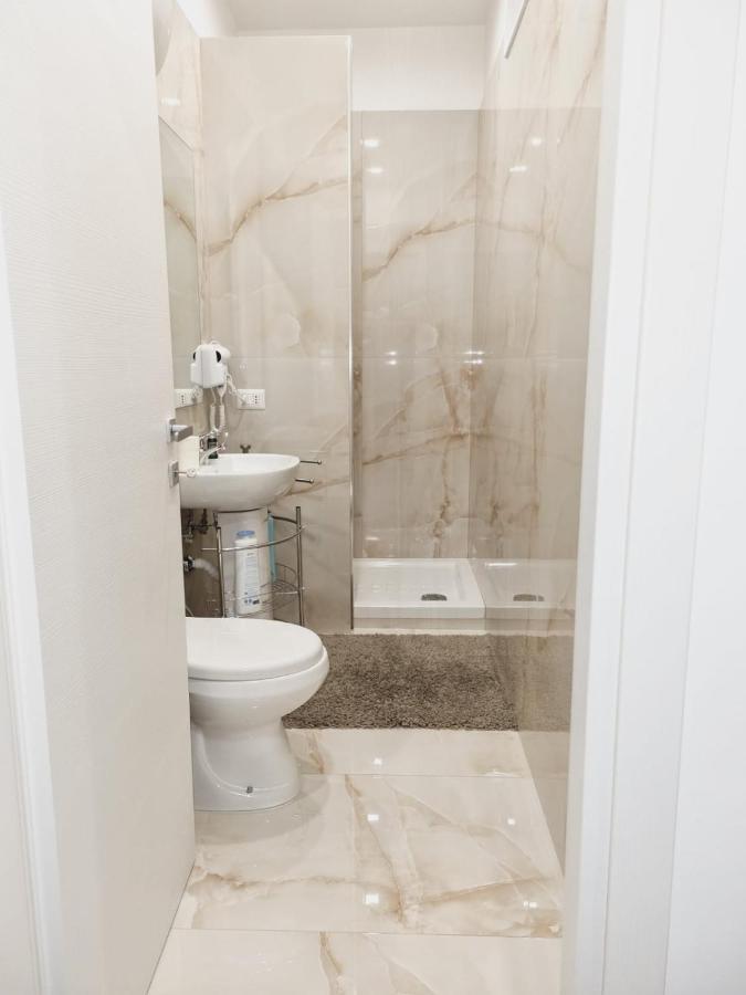 Il Centro Guest House Napoli Bagian luar foto