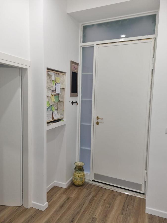 Il Centro Guest House Napoli Bagian luar foto