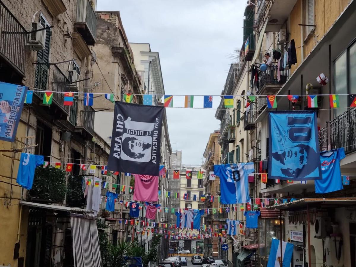 Il Centro Guest House Napoli Bagian luar foto