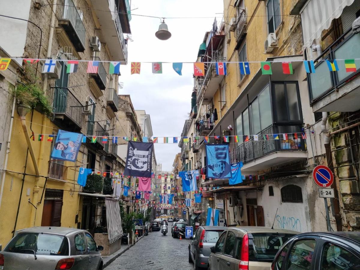 Il Centro Guest House Napoli Bagian luar foto