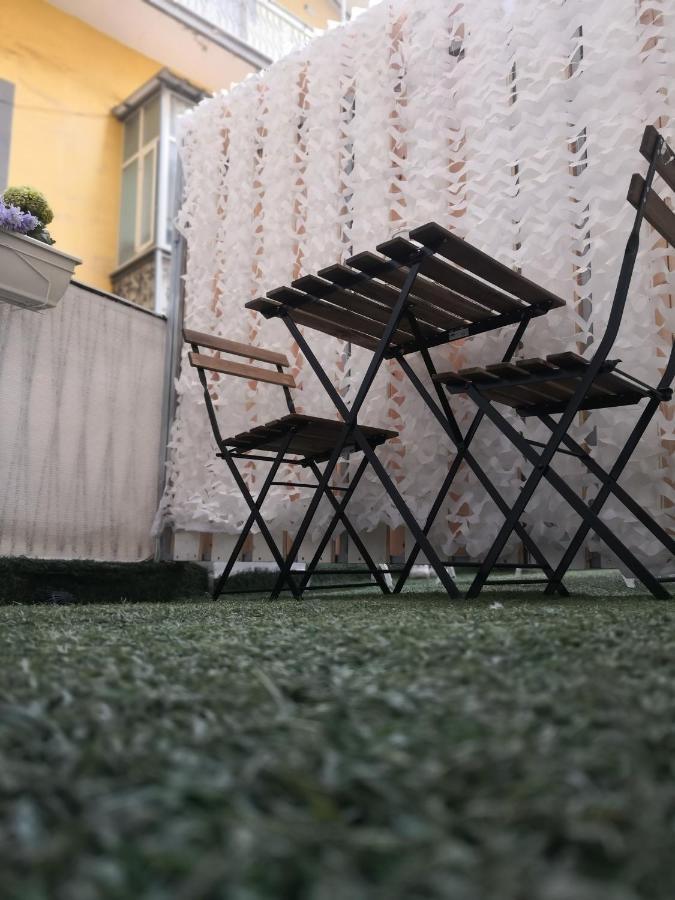 Il Centro Guest House Napoli Bagian luar foto