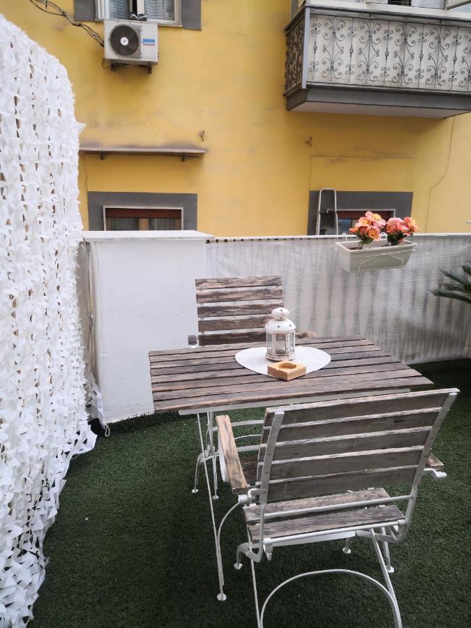 Il Centro Guest House Napoli Bagian luar foto