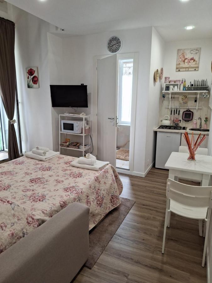 Il Centro Guest House Napoli Bagian luar foto