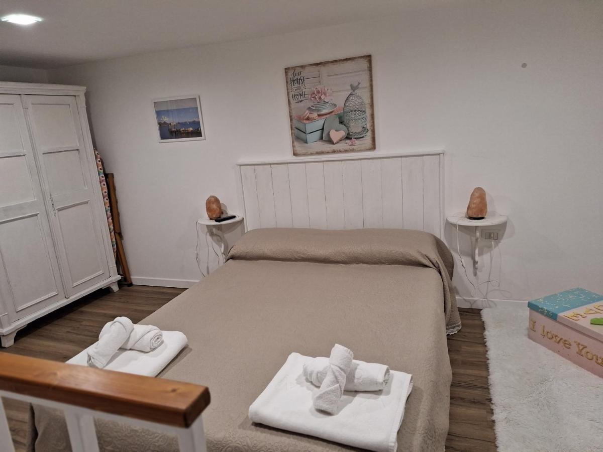 Il Centro Guest House Napoli Bagian luar foto